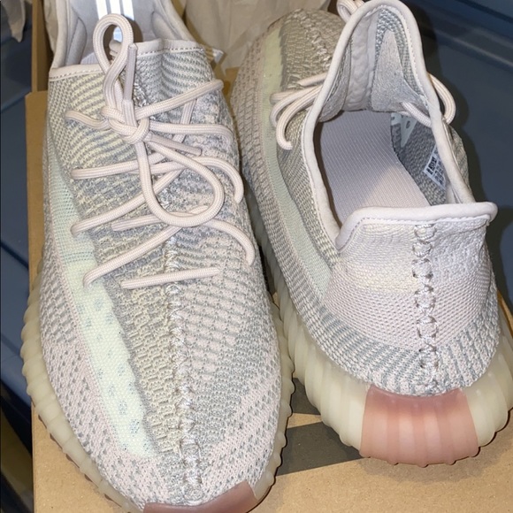 Adidas yeezy boost 350 v2 size 11 - Picture 3 of 3